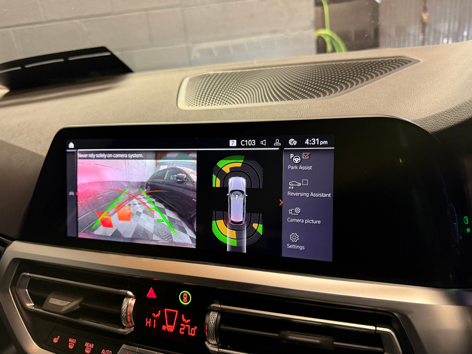 2022 BMW 3 Series - image 13