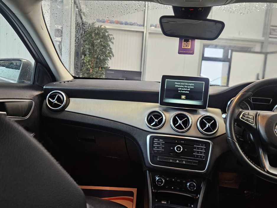 2016 Mercedes-Benz GLA Class - image 12