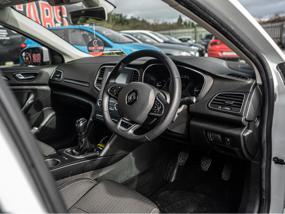 2019 Renault Megane - image 7