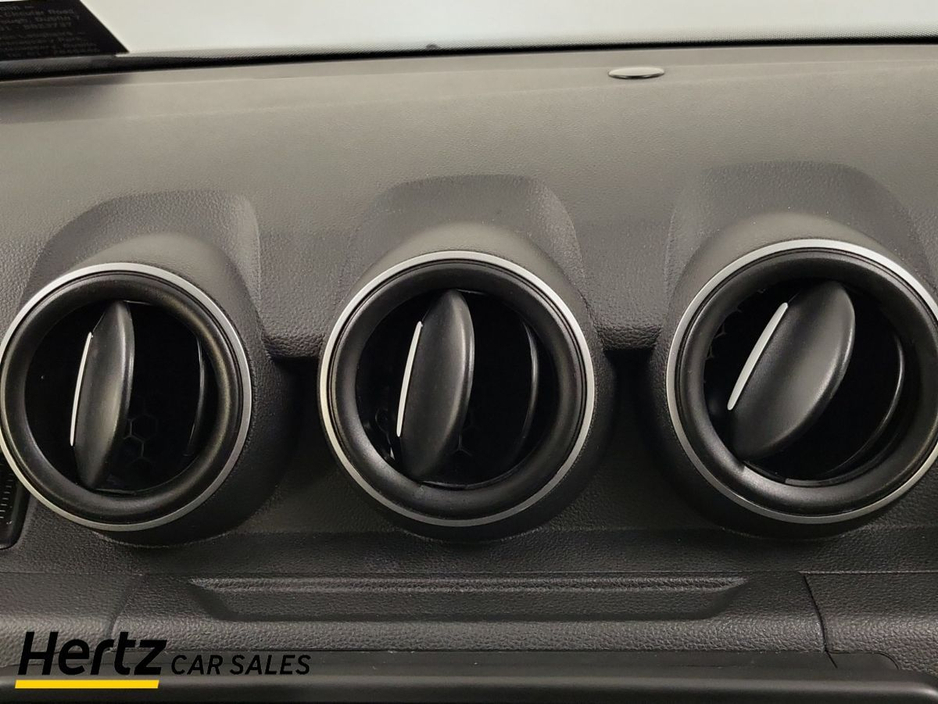 2023 Dacia Duster - image 18