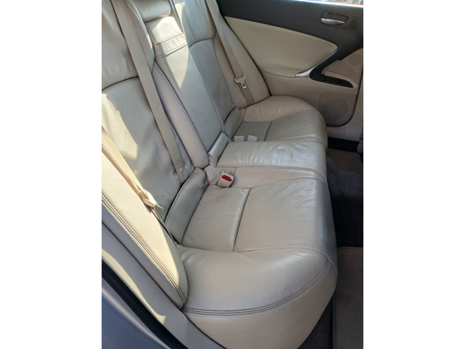 2009 Lexus IS 300 h - image 14