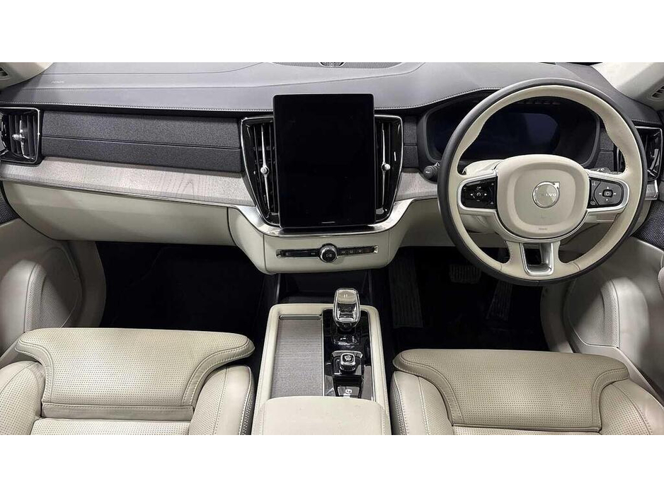 2025 Volvo XC90 - image 6