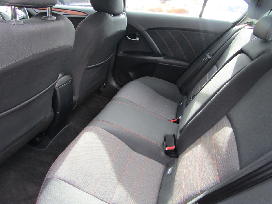 2018 Toyota Avensis - image 9