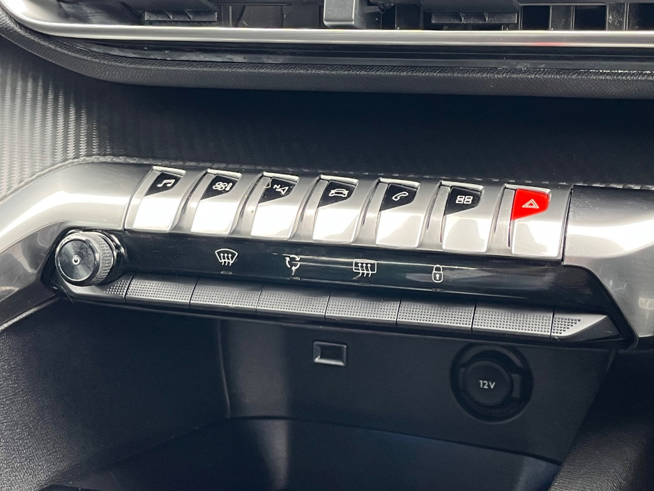 2018 Peugeot 3008 - image 21