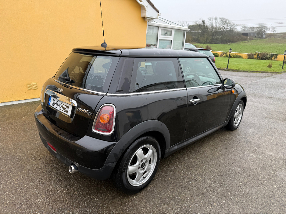 2010 MINI Hatch - image 7