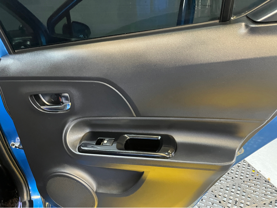 2016 Toyota Aqua 2016 hybrid auto €10,995