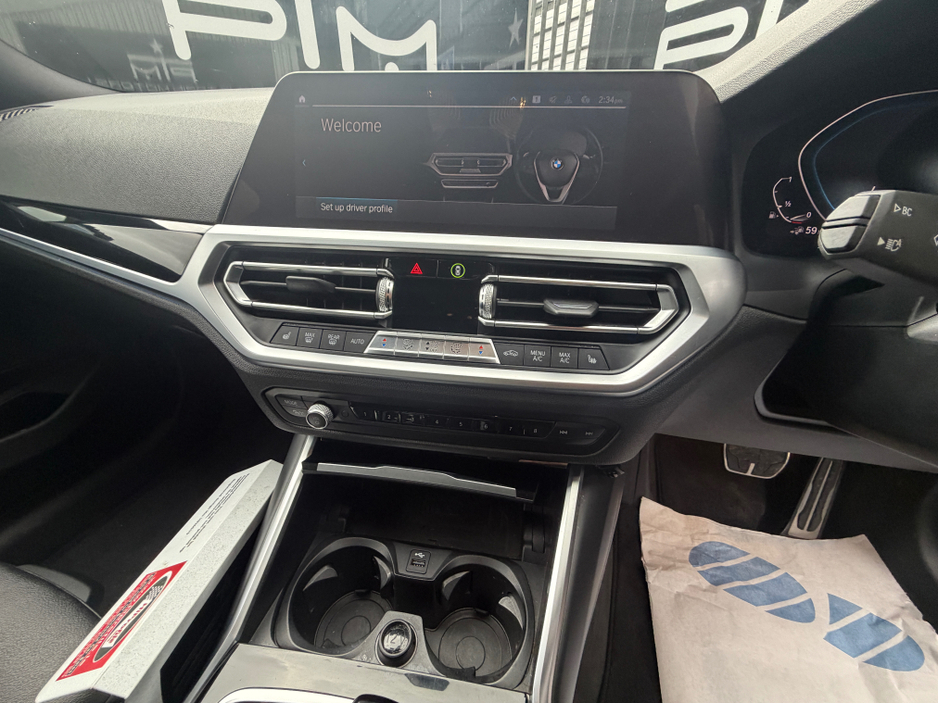 2020 BMW 3 Series - image 17