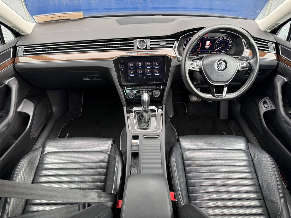 2018 Volkswagen Passat - image 10