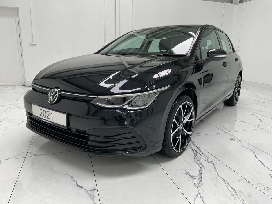 2021 Volkswagen Golf  €23,995