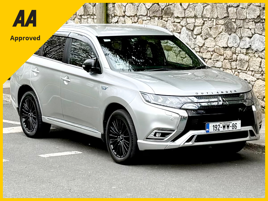 2019 Mitsubishi Outlander - image 2