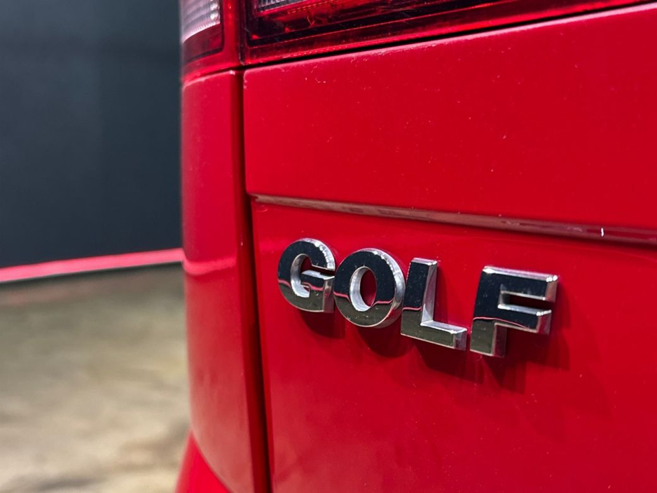 2016 Volkswagen Golf - image 11