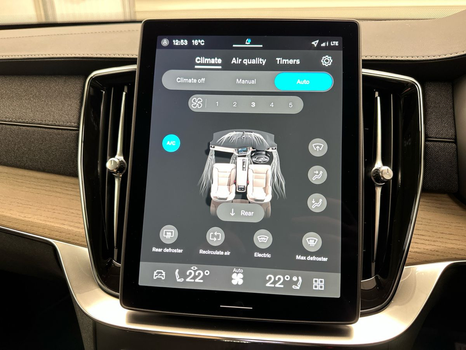 2026 Volvo XC90 - image 18