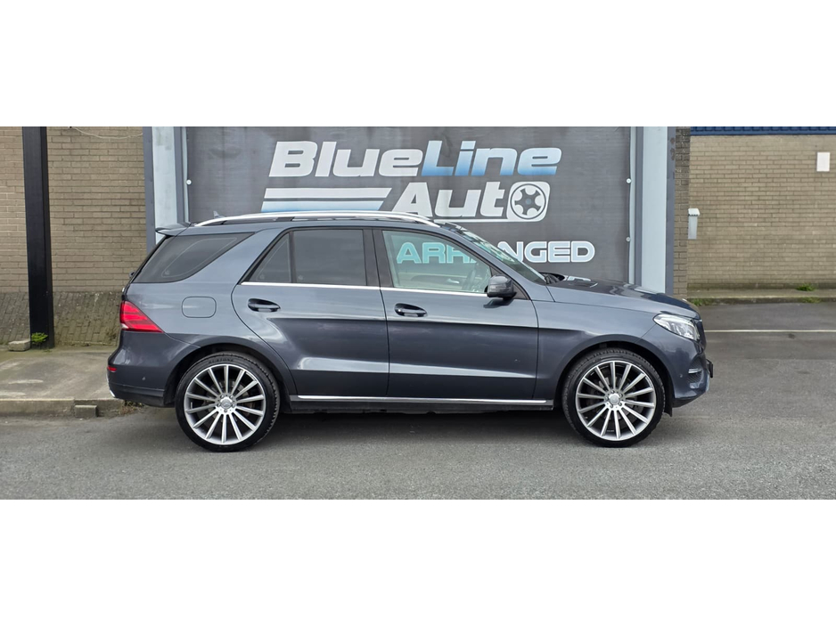 2016 Mercedes-Benz G Class - image 5