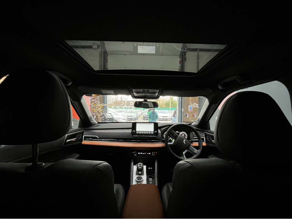 2024 Mitsubishi Outlander - image 19