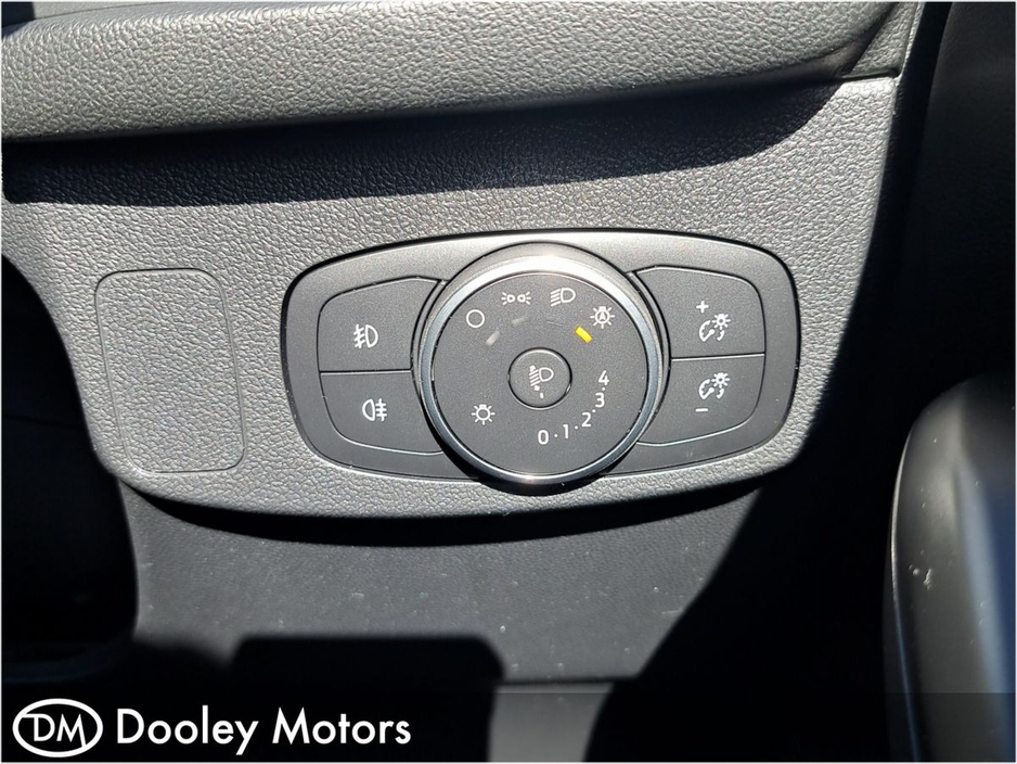 2022 Ford Focus - image 22