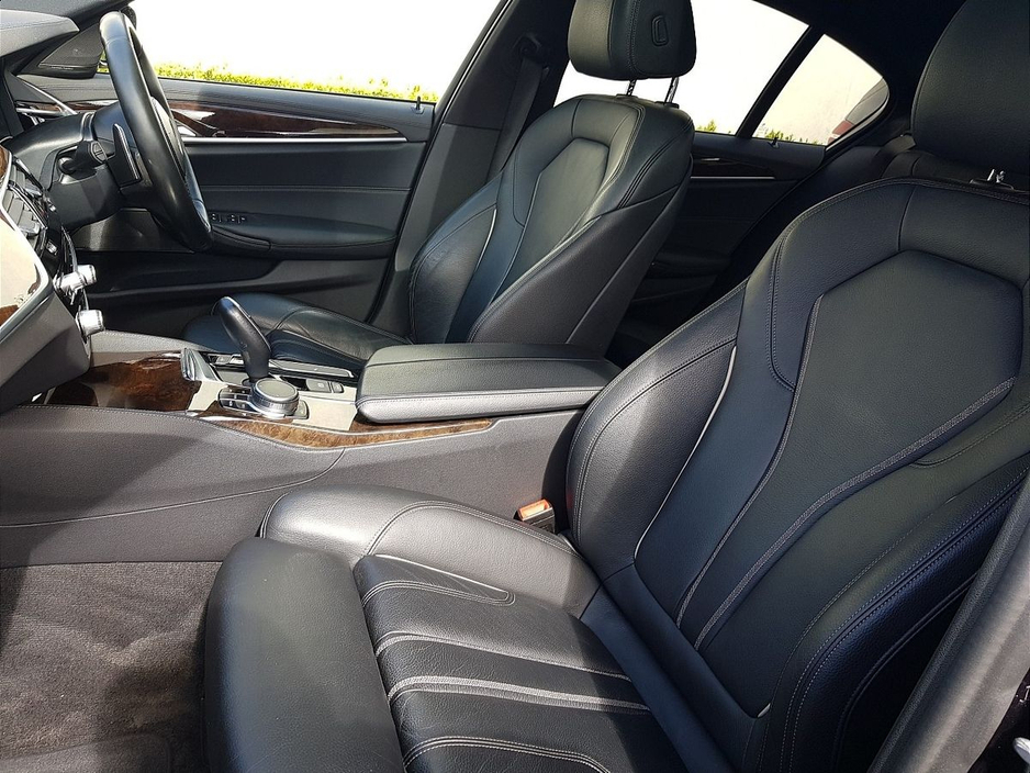 2019 BMW 5 Series - image 7