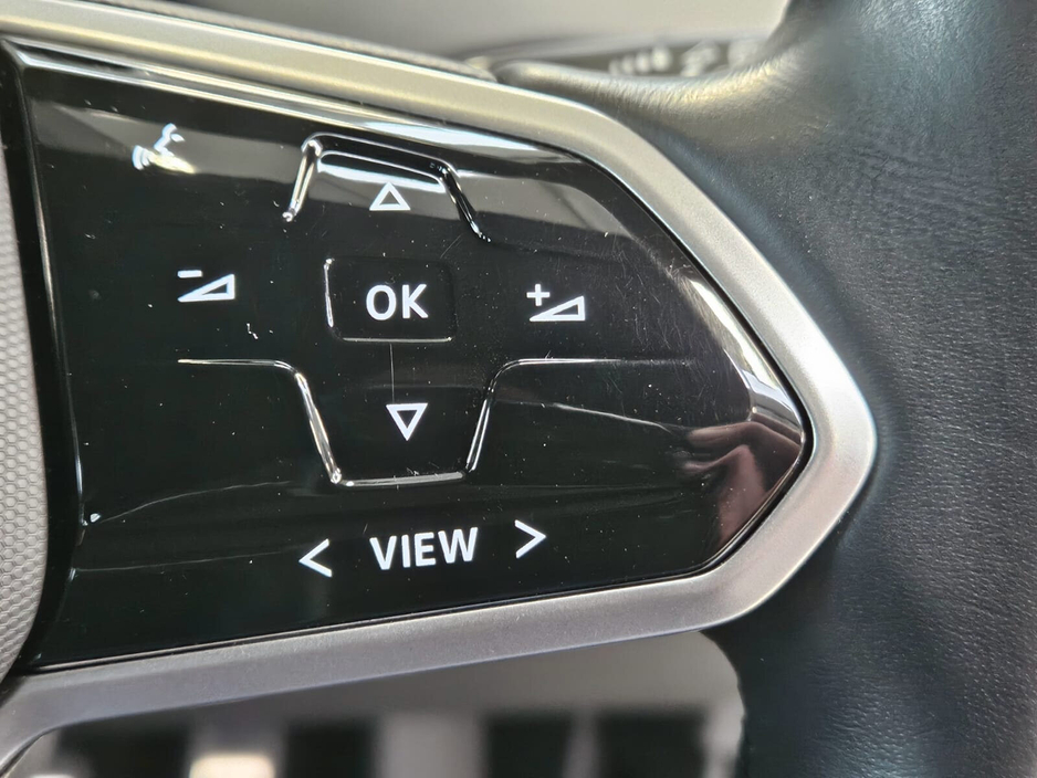 2022 Volkswagen ID.4 - image 10