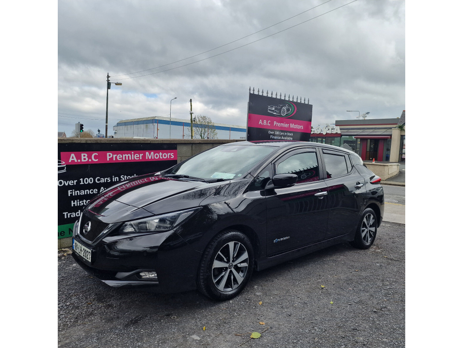 2018 Nissan Leaf - image 3