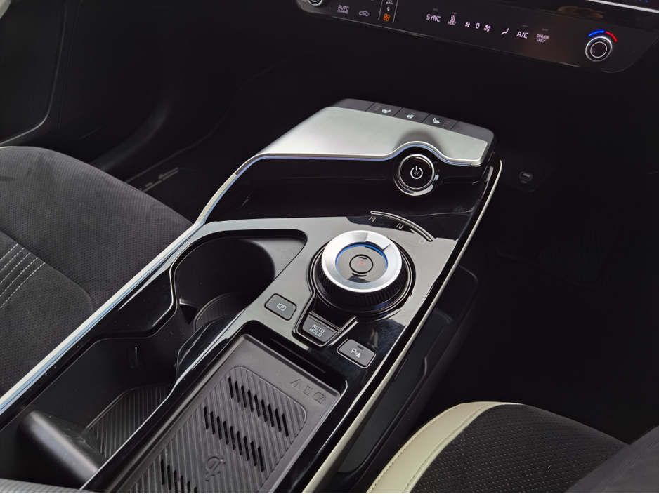 2022 Kia EV6 - image 16