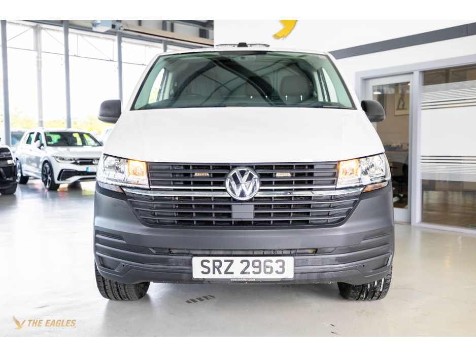 2021 Volkswagen Transporter - image 2
