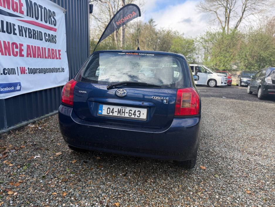 2004 Toyota Corolla - image 5