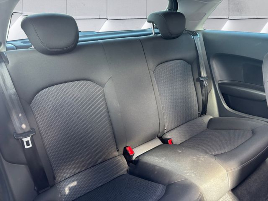 2015 Audi A1 - image 11