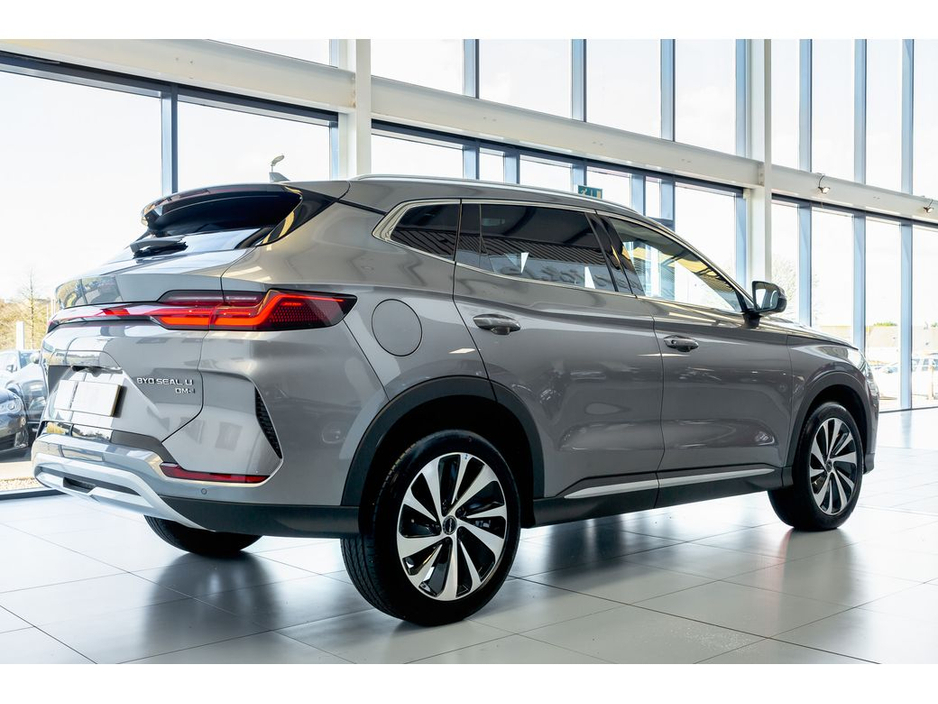 2025 BYD Seal U DM-I COMFORT €43,899