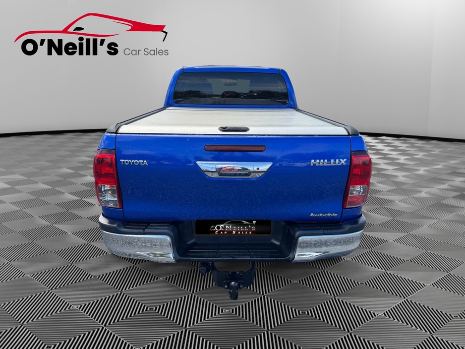 2017 Toyota Hilux - image 9