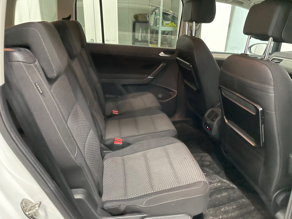 2017 Volkswagen Touran  €30,995