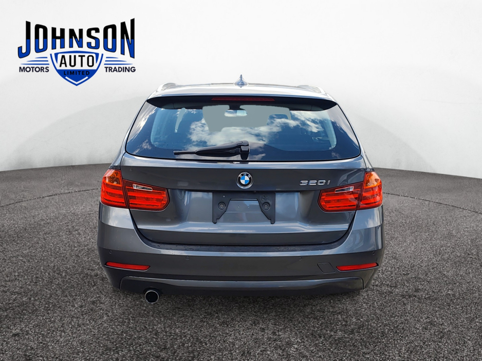 2015 BMW 3 Series - image 3