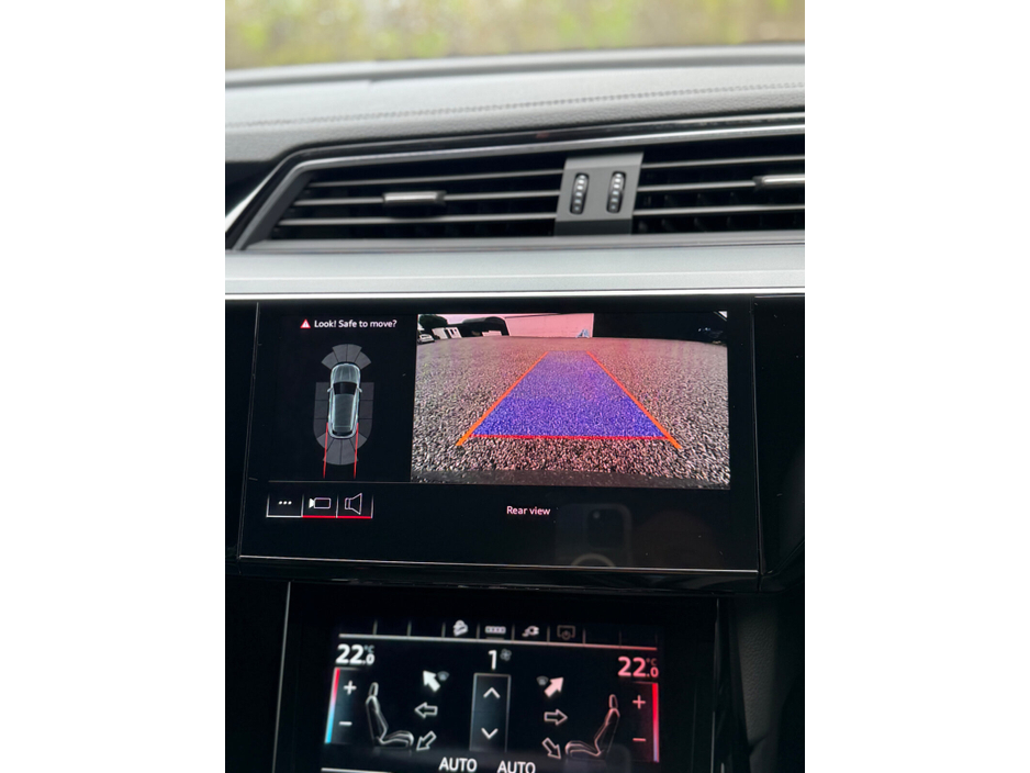 2024 Audi Q8 - image 30