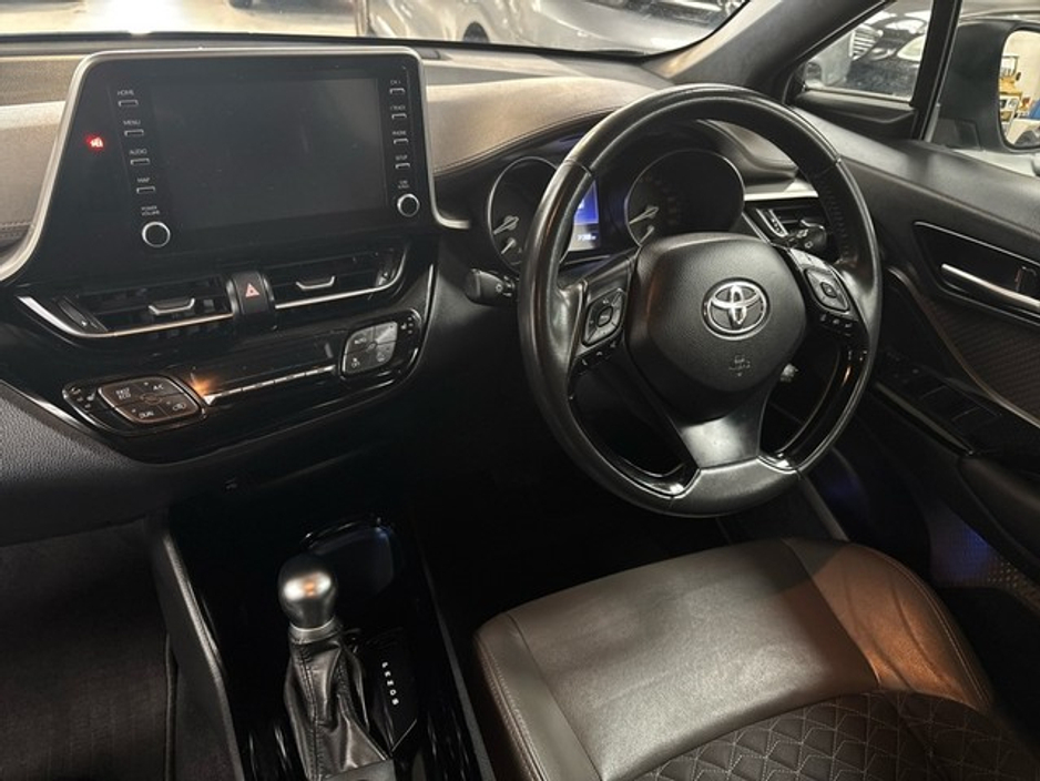2020 Toyota C-HR - image 8