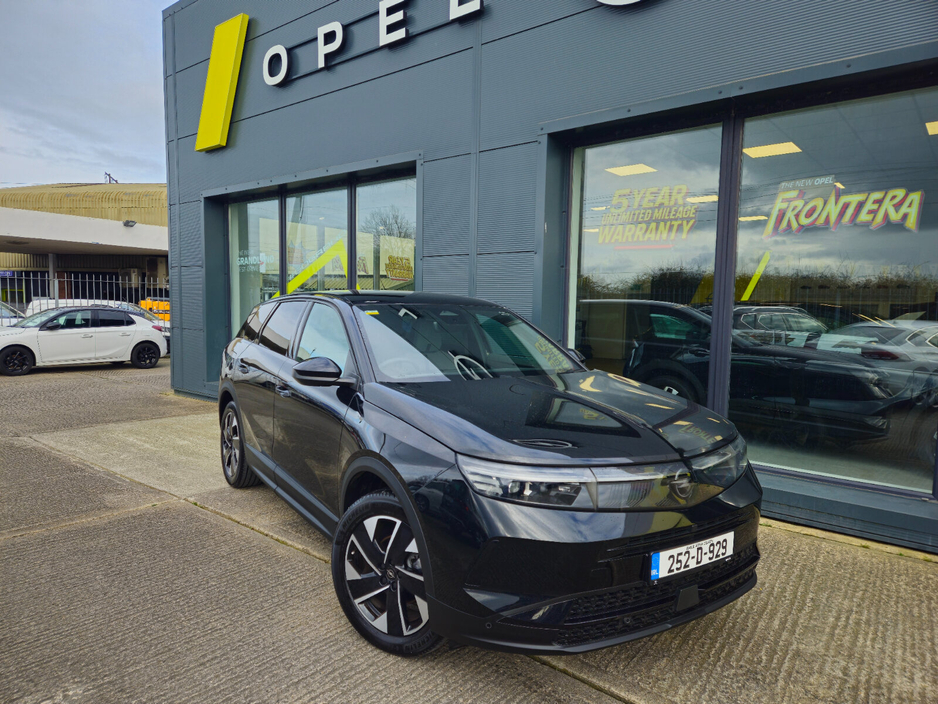 2025 Opel Grandland - image 2