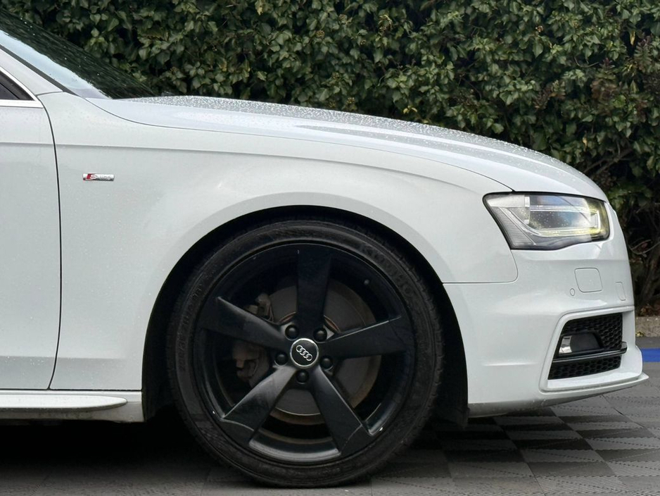 2014 Audi A4 S-LINE PLUS 2.0 TFSI // SERVICE HISTORY // DUAL ZONE CLIMATE CONTROL // 18" S-LINE ALLOYS €15,900