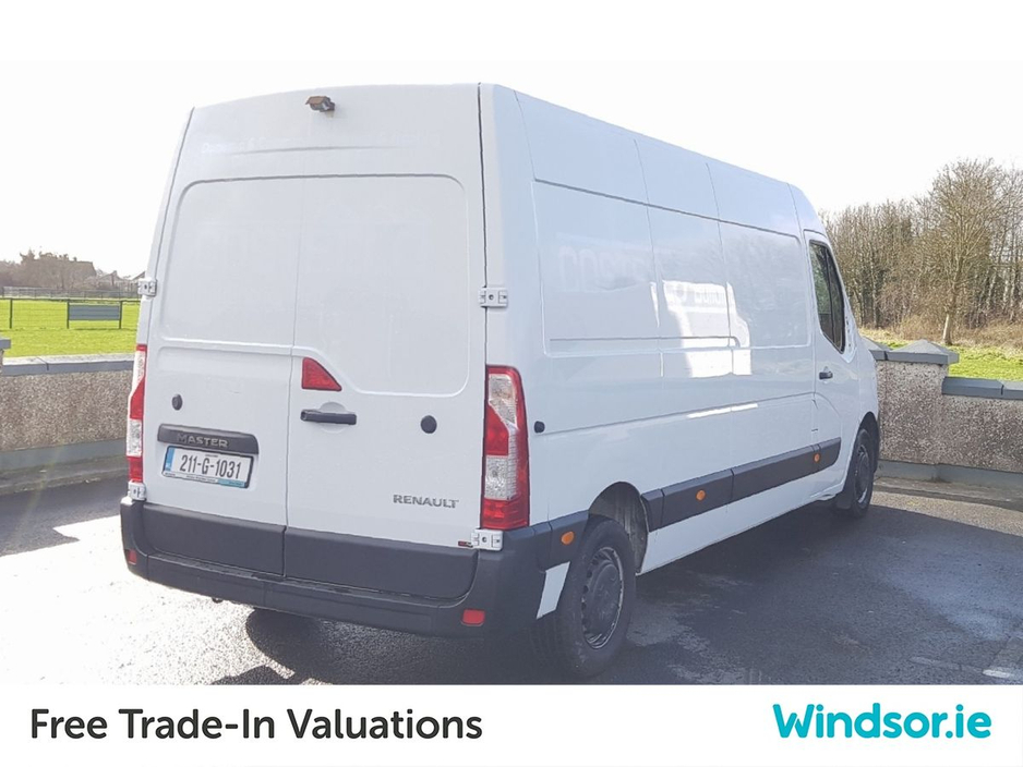 2021 Renault Master - image 2