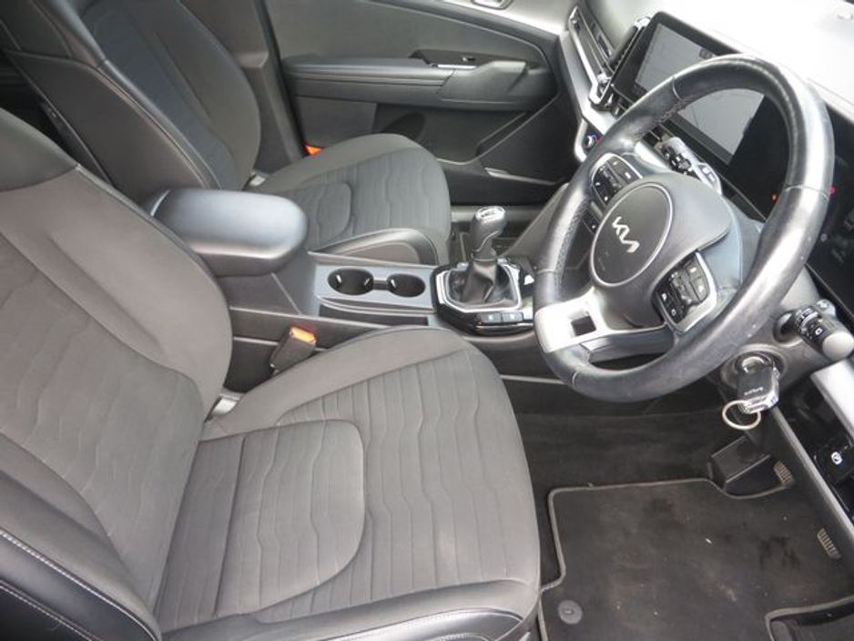 2023 Kia Sportage - image 16