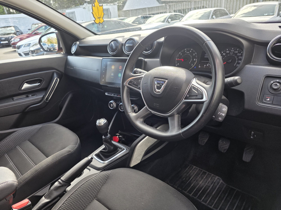 2022 Dacia Duster - image 8
