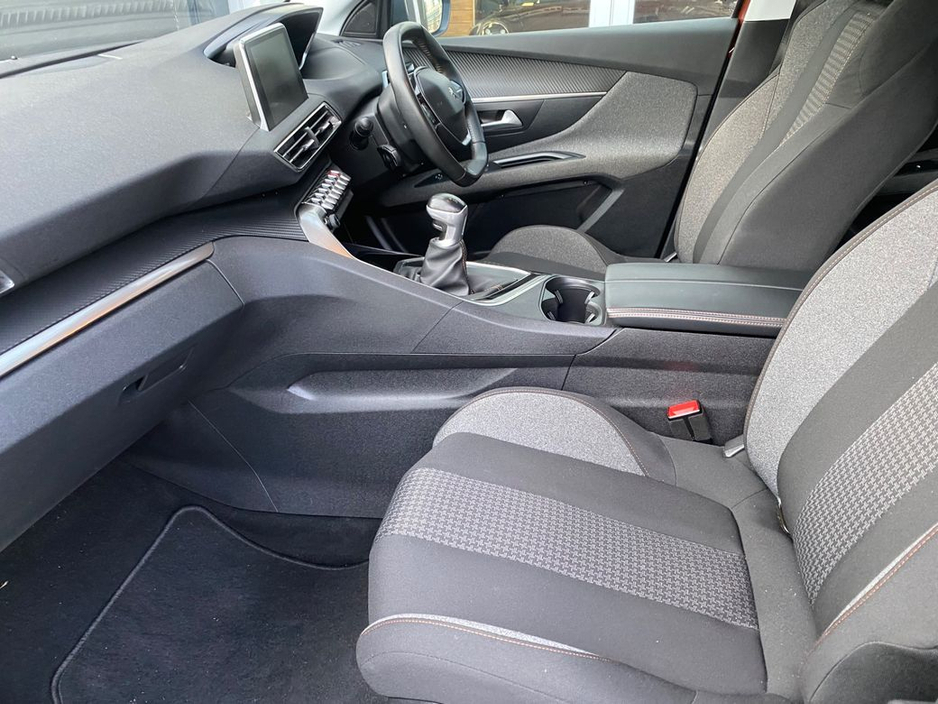 2020 Peugeot 3008 - image 13