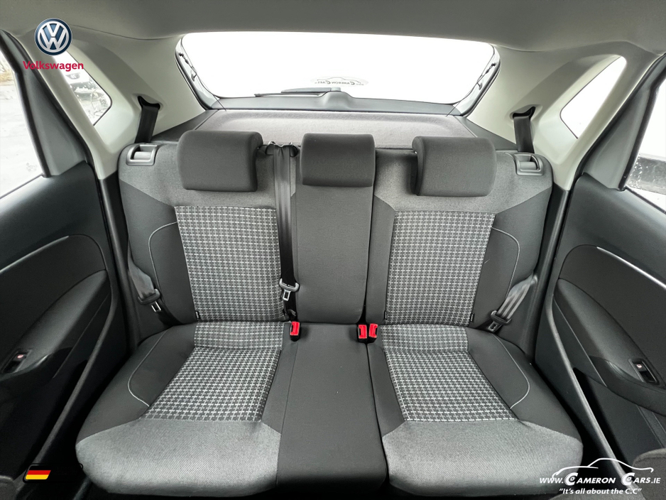 2014 Volkswagen Polo - image 13