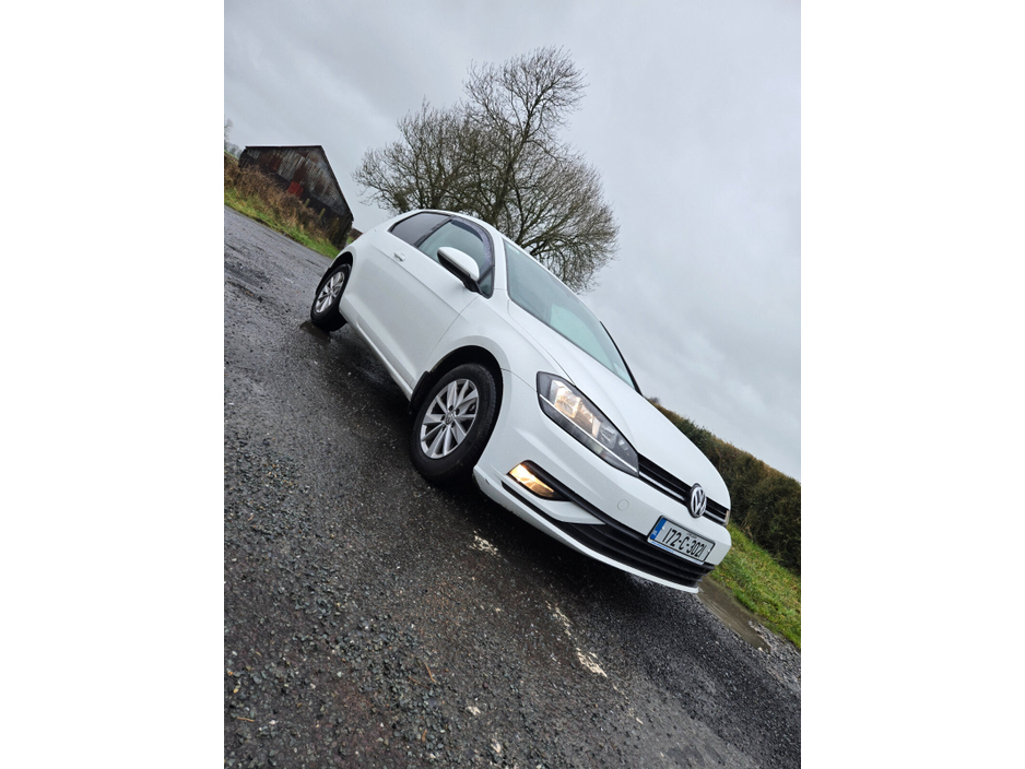 2017 Volkswagen Golf  €10,500