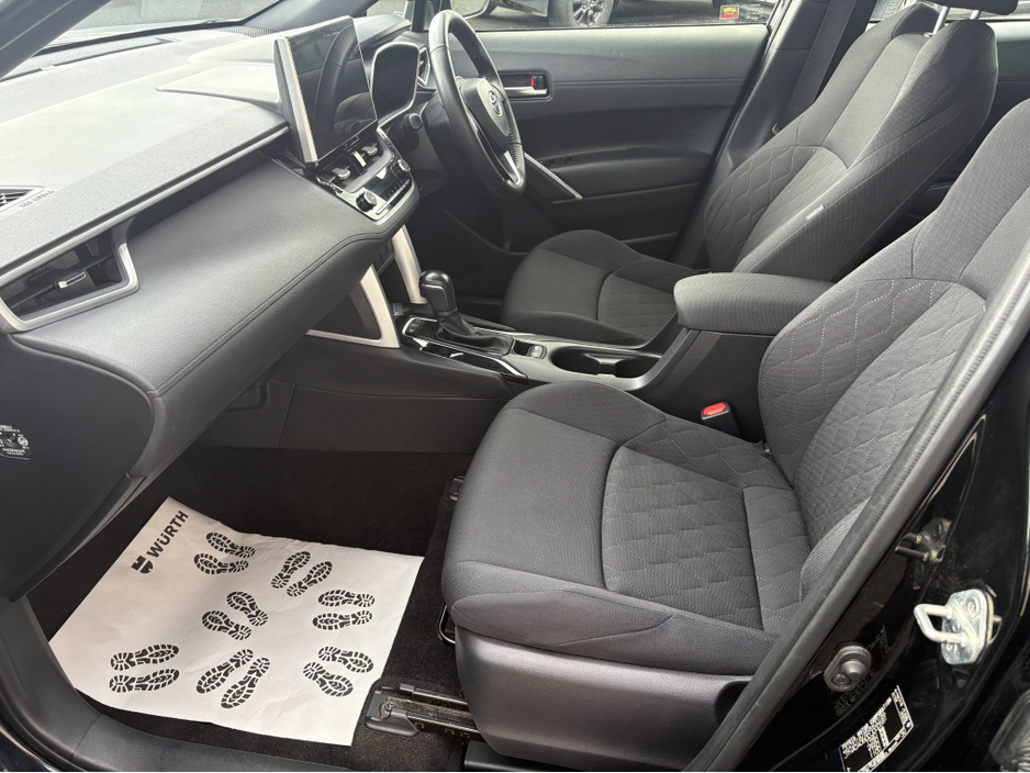 2023 Toyota Corolla Cross - image 6