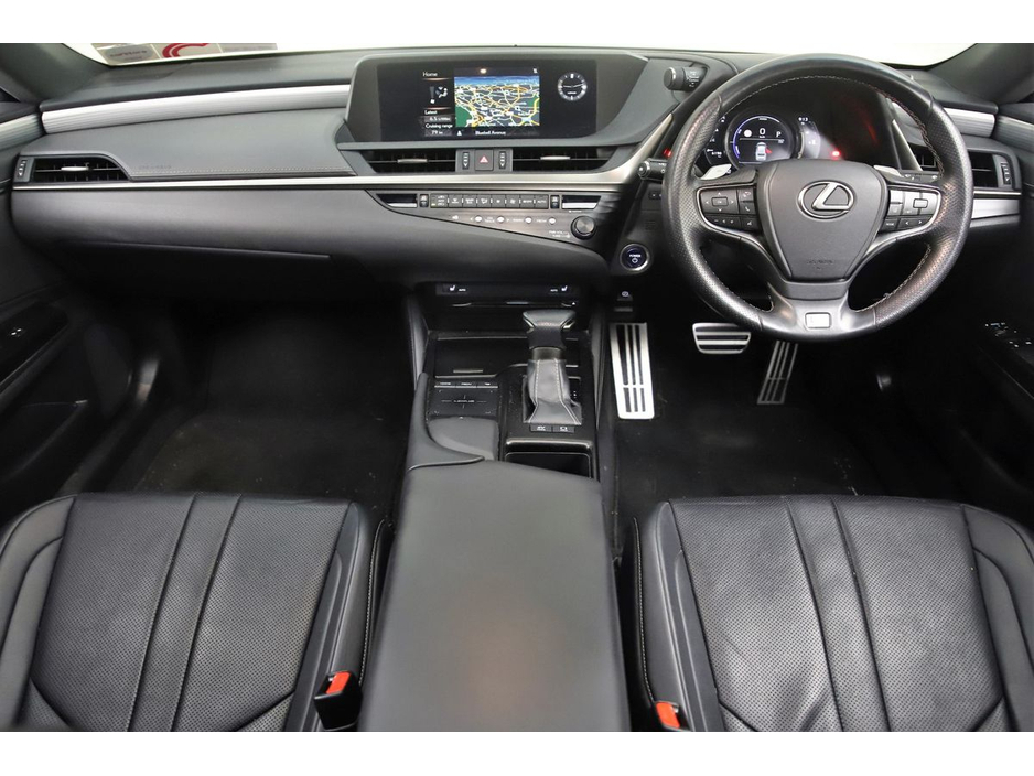 2019 Lexus ES 300 H - image 13