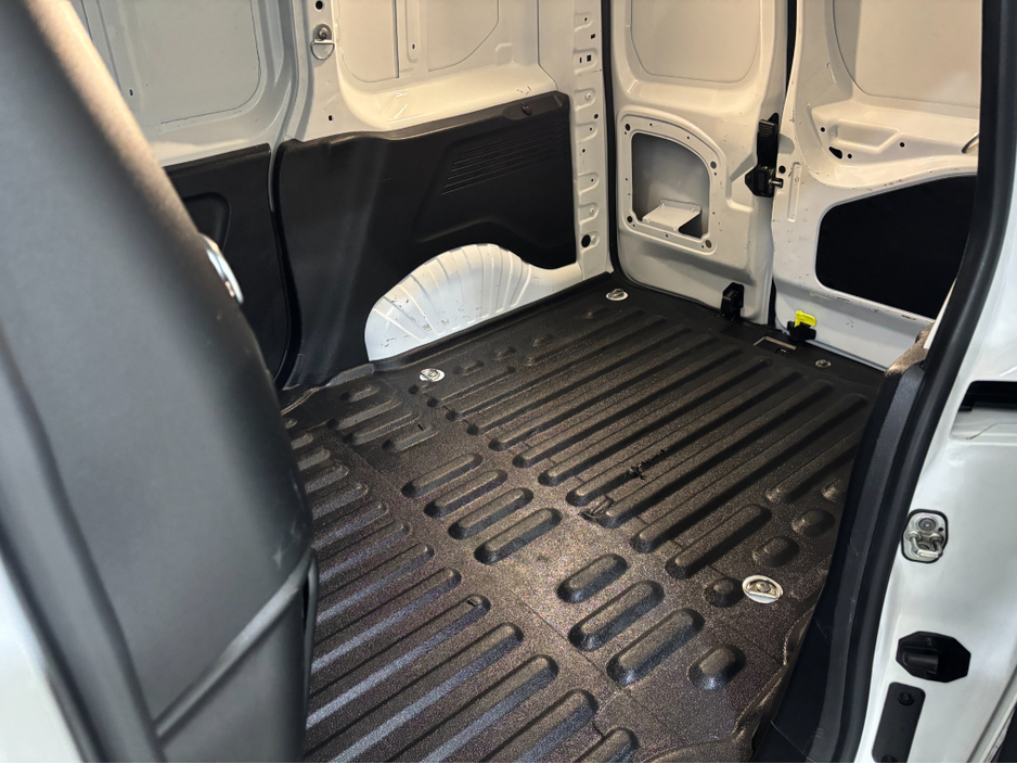2021 Citroen Berlingo - image 16