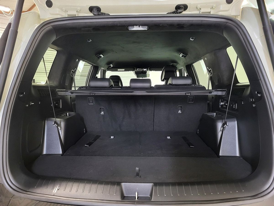 2025 Hyundai Santa Fe - image 10