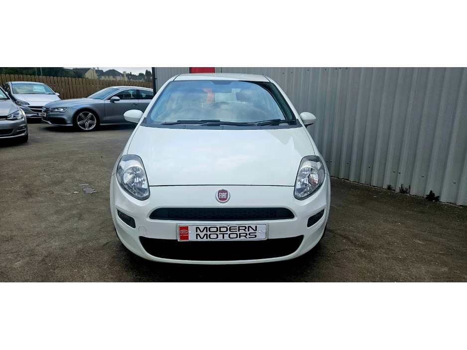 2015 Fiat Punto - image 4