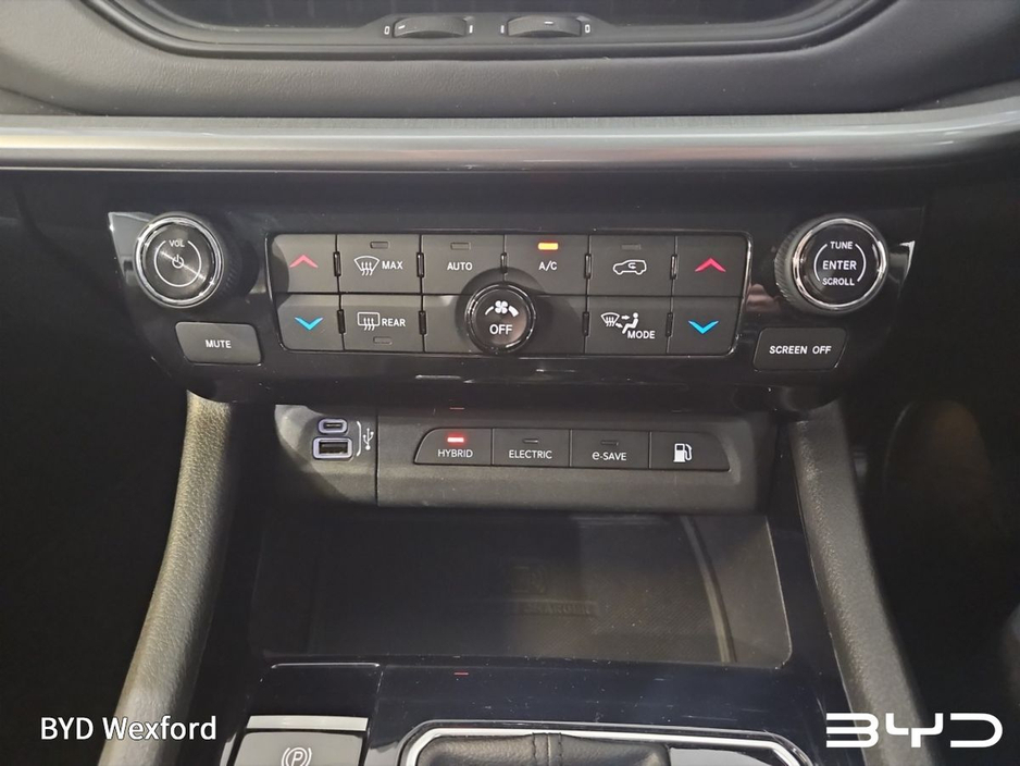 2023 Jeep Compass - image 12