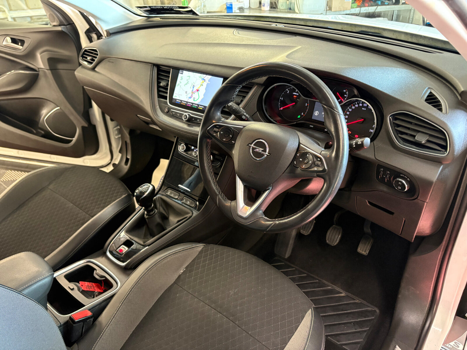 2018 Opel Grandland X - image 9