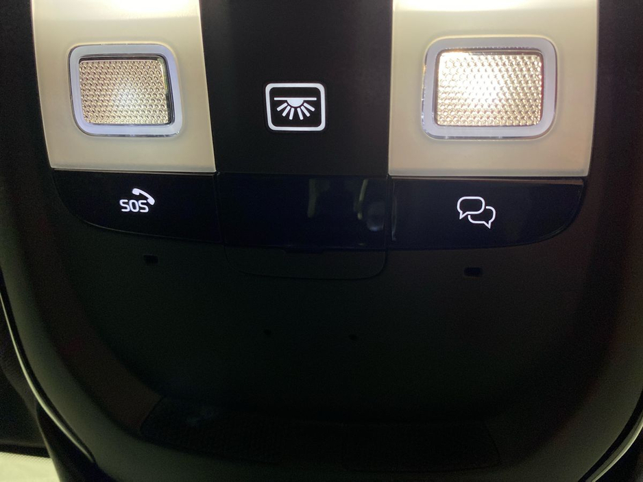 2026 Volvo V60 - image 25