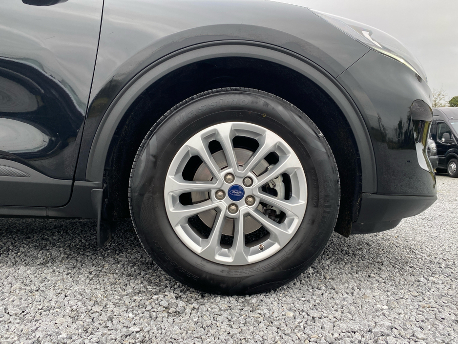 2023 Ford Kuga - image 5