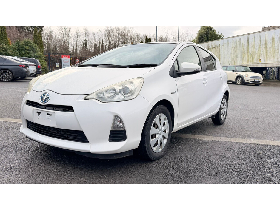 2012 Toyota Aqua  €8,000